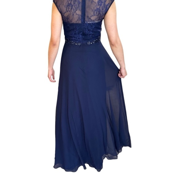 LAURA PETITE ROYAL BLUE V-NECK RHINESTONE DETAIL PROM FORMAL EVENING GOWN SIZE 4 - Picture 8 of 16